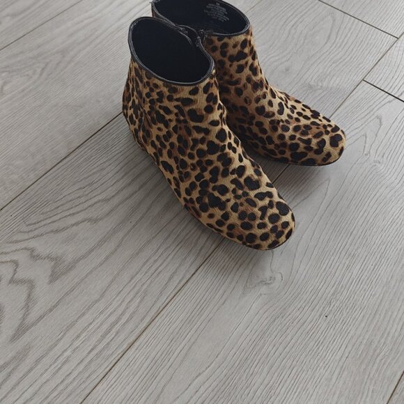 👢 Nine West Leopard Print Ankle Booties – Size 6 - Picture 2 of 5